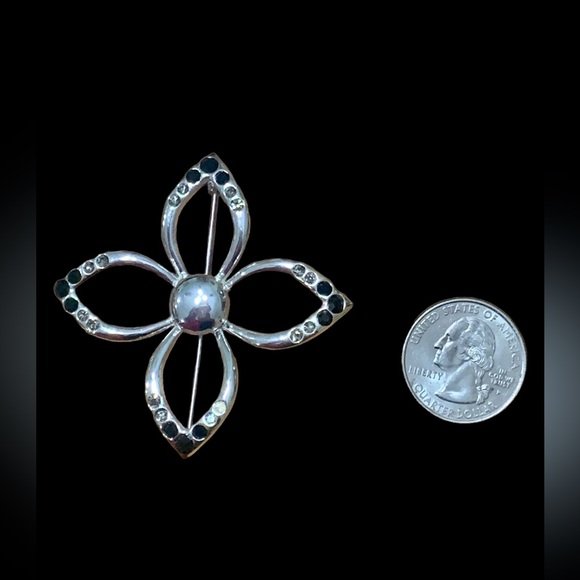 Vintage Silver Tone FLOWER Brooch Pin With Black $ Clear Rhinestones - Picture 5 of 6